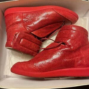 Red High-Top Maison Margiela sneakers for men. Size 46 (13 us)